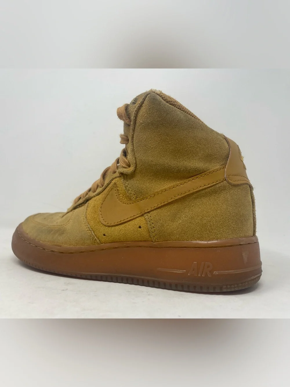 Nike used cosmetic
